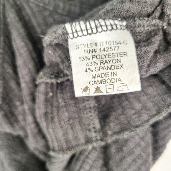 IRIS Women's Spaghetti strap Crop Top Ruffle Trim Hem Black Size L - Picture 7 of 7